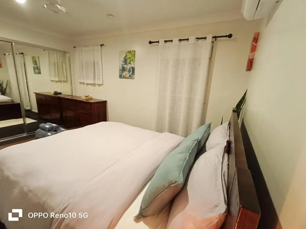 Deluxe Queen Room Holmview 0*,  Australia