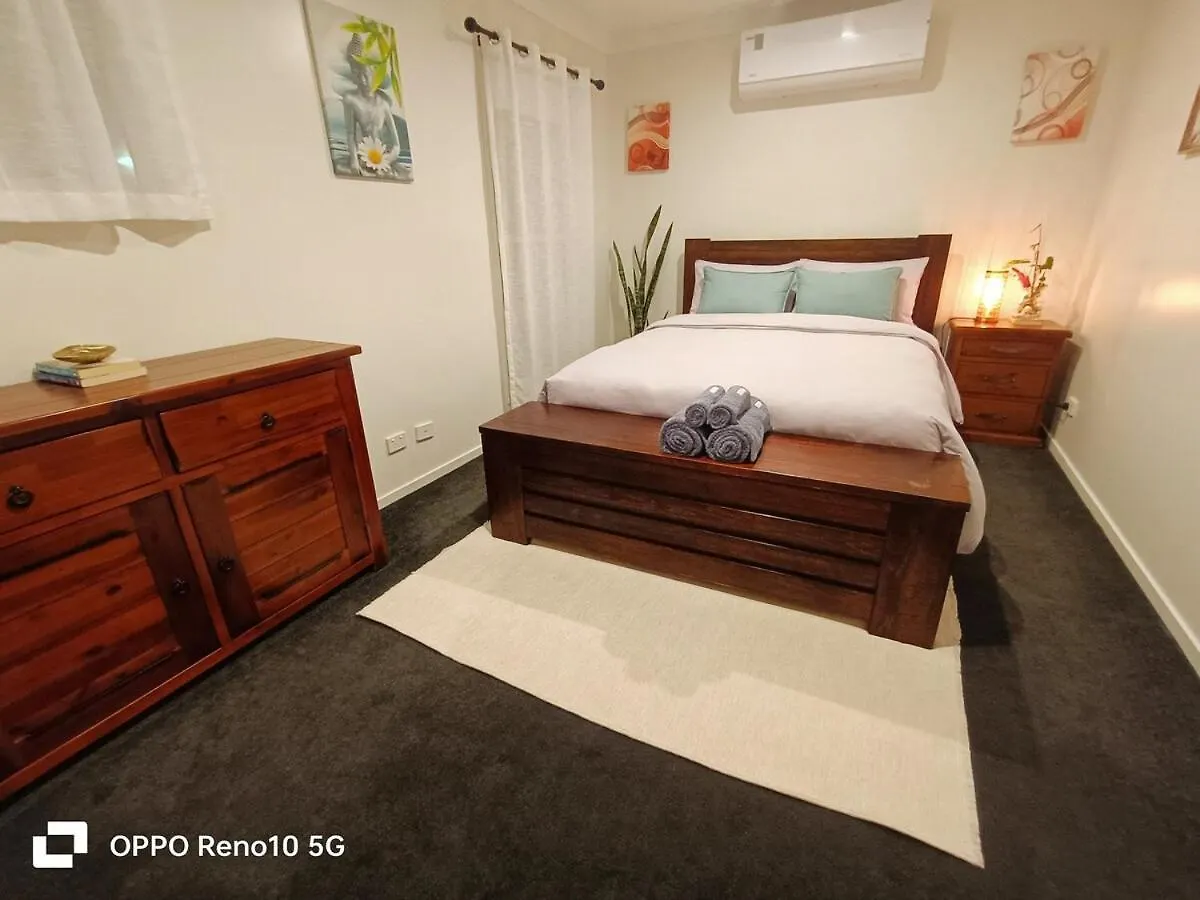 Deluxe Queen Room Holmview